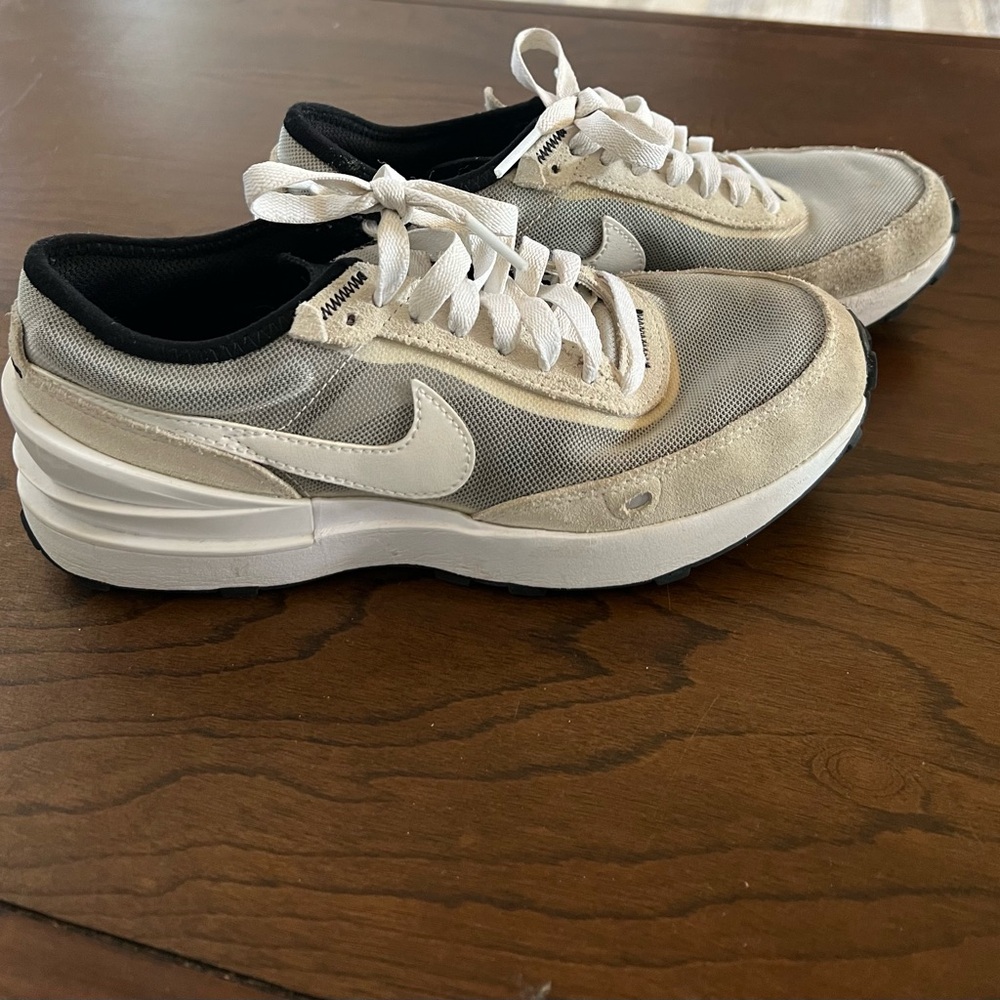 Nike waffle 1  in black and cream
Kids 4.5